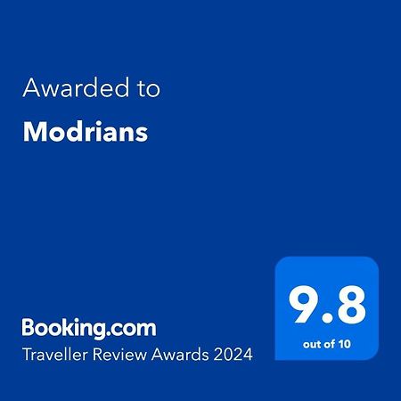 Modrians Bed & Breakfast Runaway Bay Dış mekan fotoğraf