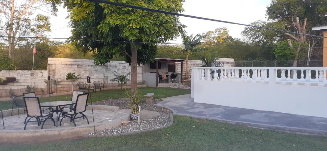 Modrians Bed & Breakfast Runaway Bay Dış mekan fotoğraf