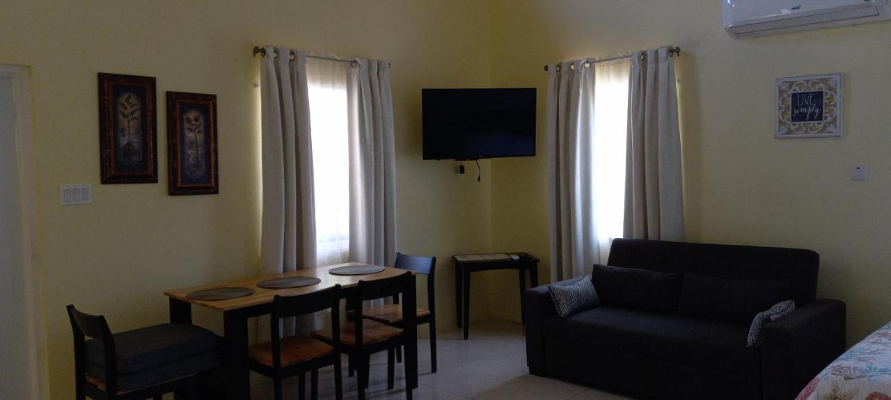 Modrians Bed & Breakfast Runaway Bay Dış mekan fotoğraf