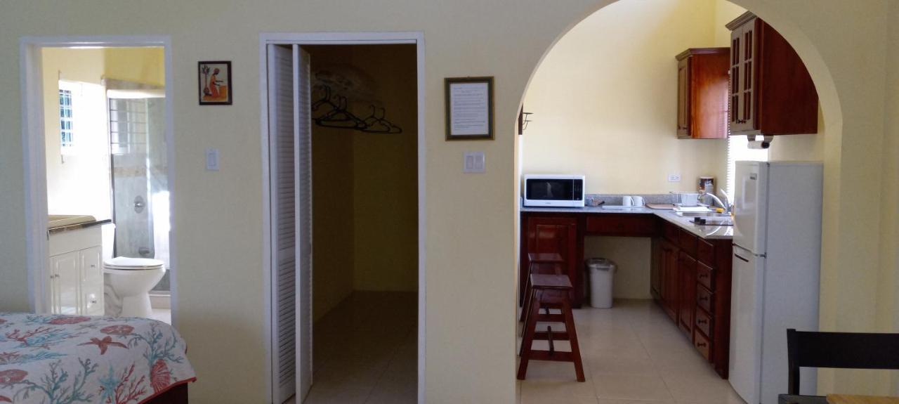 Modrians Bed & Breakfast Runaway Bay Dış mekan fotoğraf