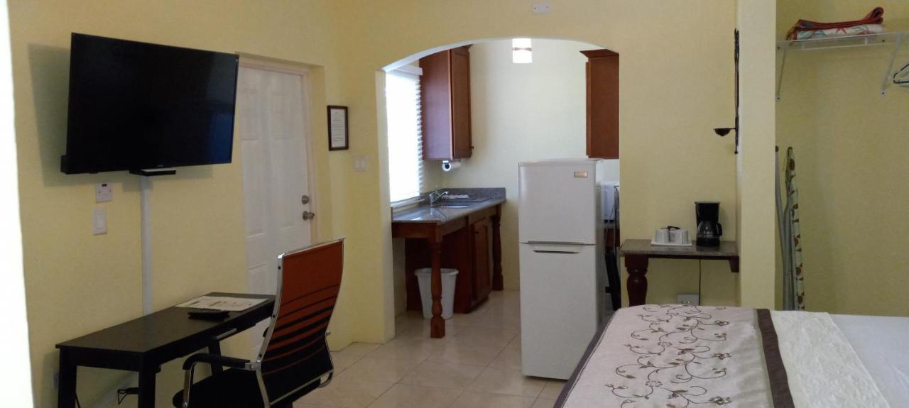 Modrians Bed & Breakfast Runaway Bay Dış mekan fotoğraf