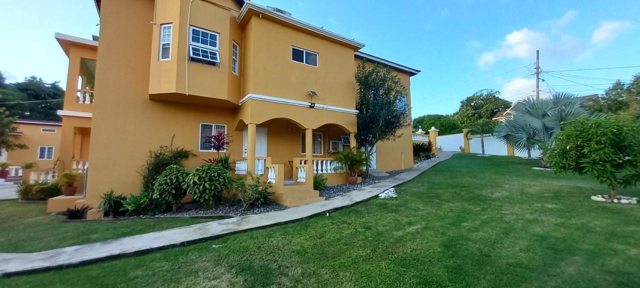Modrians Bed & Breakfast Runaway Bay Dış mekan fotoğraf