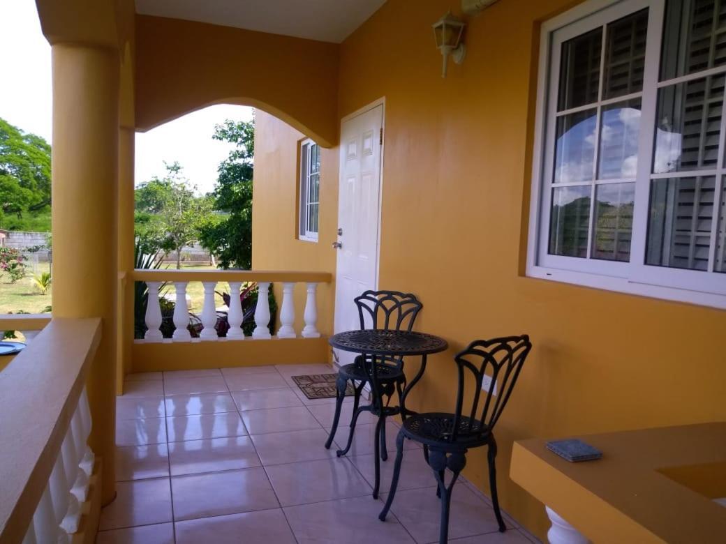 Modrians Bed & Breakfast Runaway Bay Dış mekan fotoğraf